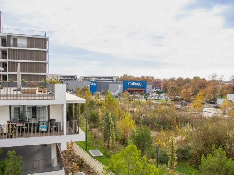 Peut-on transformer une zone commerciale en quartier à vivre ? Bordeaux dit oui !