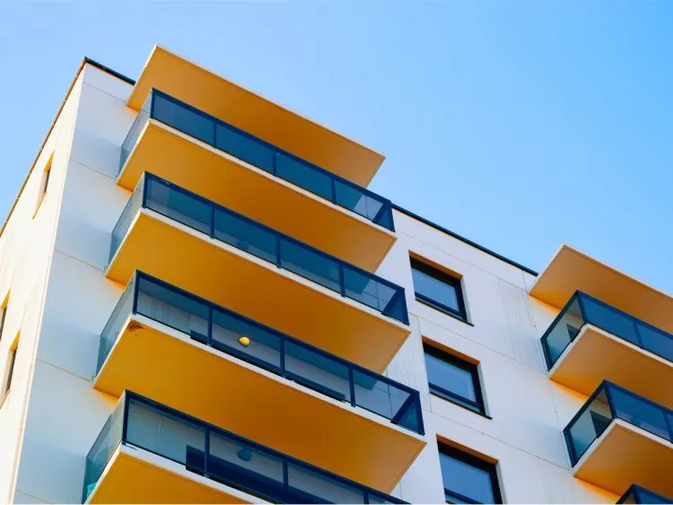 Achat appartement neuf : quelle différence entre balcon, loggia et terrasse ?