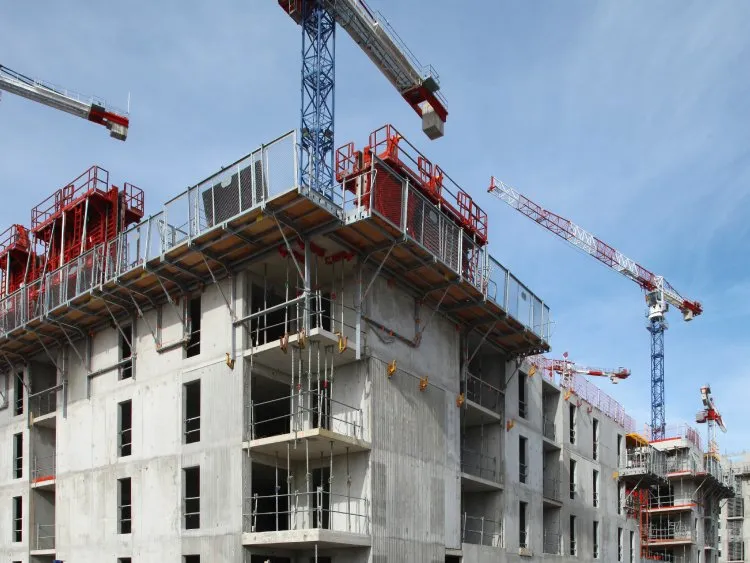 Construction neuve : les permis de construire rechutent fortement en avril