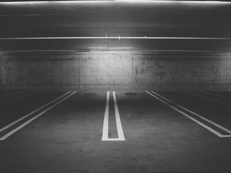 Crise du logement : et si la solution tenait dans une place de parking ?