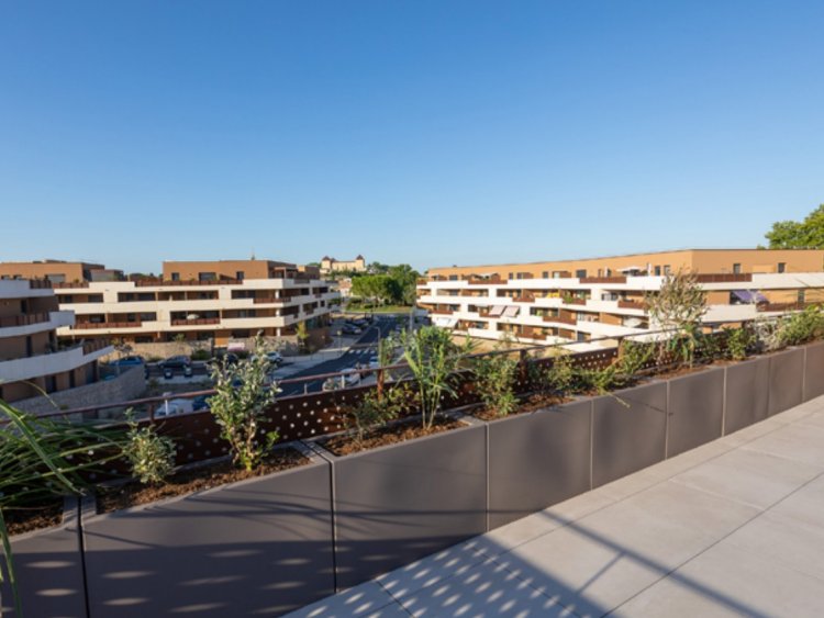 Le «&#8239;Domaine des Lavandières&#8239;» à Castries : 343 logements mixte et commerces intégrés, reflet de lurbanisme pensé par Nexity et FDI.