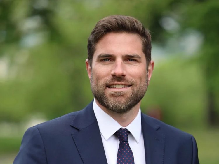 Vincent Jeanbrun, nouveau ministre de la Ville et du Logement, hérite d’un portefeuille de plein exercice dans un contexte de crise du logement neuf.