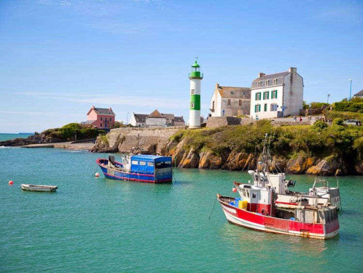 Immobilier neuf sur le littoral breton : un marché atypique sous tension en 2026