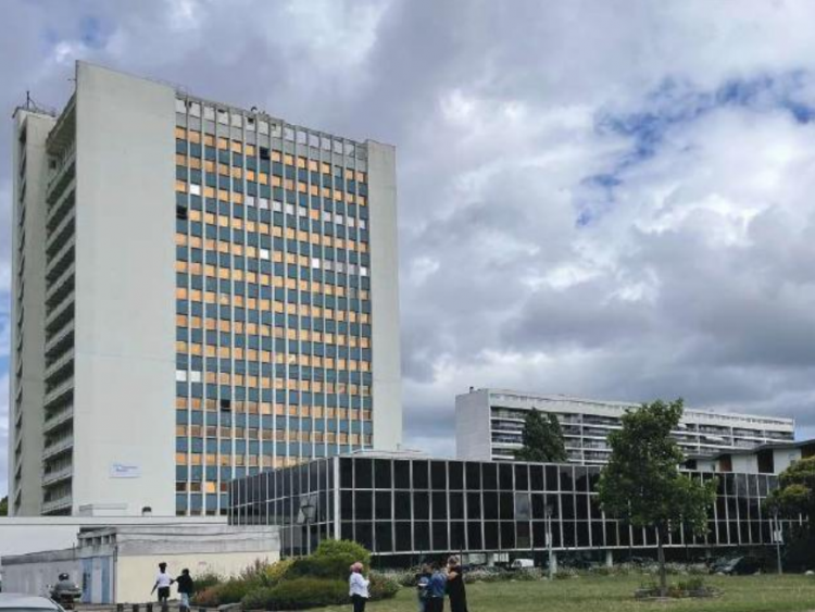 A Bordeaux, l’ancien siège de la CPAM du Grand Parc sera réhabilité pour accueillir notamment des logements sociaux étudiants.
