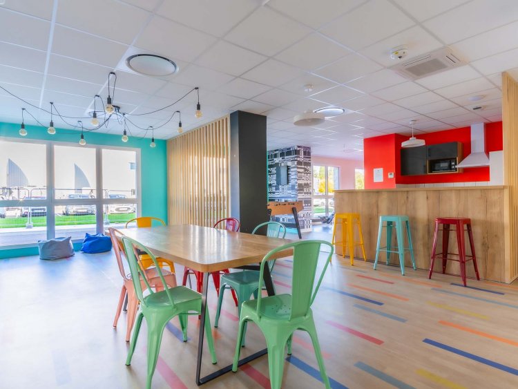 Uxco Group et Kaufman & Broad ont inauguré une résidence étudiante et jeunes actifs nouvelle génération à Nantes Chanterie, pour 188 résidents.