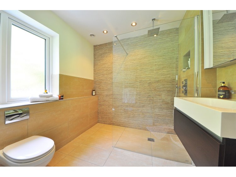 Douche à l'italienne ou sans ressaut obligatoire, définition